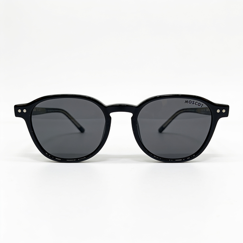 Mas in Black